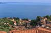 Gardas�en. Udsigt over Gardas�en, Lago di Garda, fra byen Supiane ved Gardone Riviera  Gardas�en / Gardone Riviera Italien  landskaber turisme