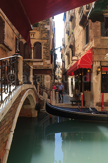 Venedig. Gondol, kanal, bro og str�de i Venedig; ; Venedig; Italien; ; sev�rdigheder; turisme