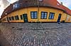 Maribo k�bstad. Bindingsv�rkshuse i brolagte Kapellanstr�de i Maribo, Kapellangaard, Bagtorv  Maribo Danmark   k�bst�der, Lolland, Bagtorvsomr�det, Bagtorvet