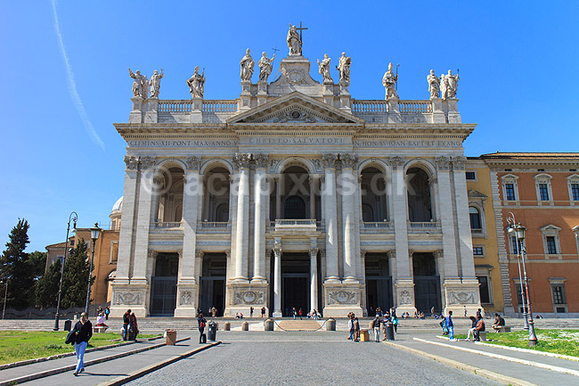 San Giovanni in Laterano. Roms domkirke, Basilica di San Giovanni in Laterano. Paved�mmets s�de indtil 1400 tallet; ; Rom; Italien; ; Sev�rdigheder; turistsev�rdigheder, kirker