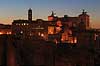 Monumento Vittorio Emanuele II. Til h�jre Monumento Vittorio Emanuele II og til venstre Capitoline Museet p� Piazza Del Campidoglio i Rom  Rom Italien  Sev�rdigheder turistsev�rdigheder