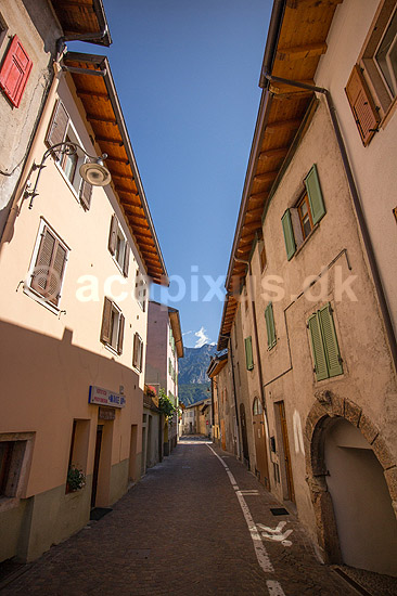 Levico Terme. Via Garibaldi i bjerglandsbyen Levico Terme; ; Levico Terme; Italien; ; ; 