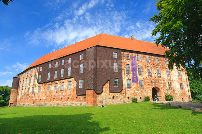 Koldinghus. Den restaurerede ruin efter kongeslottet Koldinghus i Kolding. Fabergeudstilling p� museet; ; Kolding; Danmark; ; ; Museet p� Koldinghus, Markdanersgade 11, 6000 Kolding. Arensborg, �rneborg, Middelborg