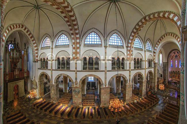 Ribedomkirke. Kirkeskibet i Ribe Domkirke (Vor Frue Kirke Maria); ; Ribe; Danmark; ; Sev�rdigheder; Kirker, Domkirker, kristendom, 