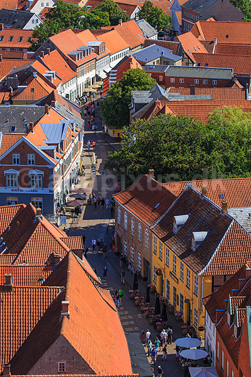 Ribe. Gamle huse i Overdammen, Mellemdammen og Nederdammen i Ribe; ; Ribe; Danmark; ; ; hustage, tage, g�gade, g�gader