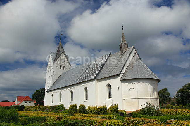 Br�ns Kirke; ; Br�ns; Danmark; ; Sev�rdigheder; Kirker, kristendom, 