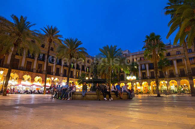 Plaza Real i Barcelona. Pla�a Reial i Barcelona.; ; Plaza Real / Barcelona; Spanien; ; ; Sev�rdigheder, pladser