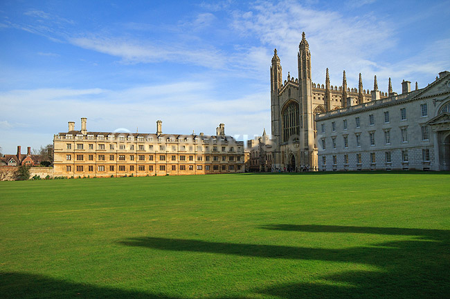 King's College Chapel. King's College Chapel - den h�je bygning - set fra Back Lawn i King's College; ; King's College, University of Cambridge / Cambridge; England; ; ; Sev�rdigheder, universiteter, uddannelsesinstitution