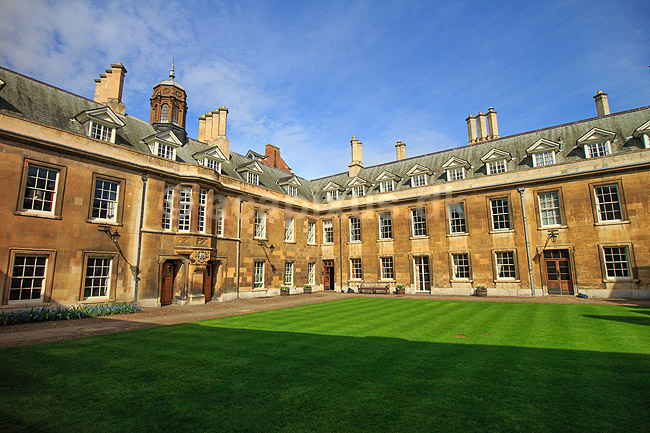 Gonville and Caius College. Gonville Court i Gonville and Caius College; ; Gonville and Caius College / Cambridge; England; ; ; Sev�rdigheder, universiteter, uddannelsesinstitution