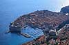 Dubrovnik. Udsigt over havnen og den gamle bydel i Dubrovnik  Dubrovnik Kroatien   Croatien