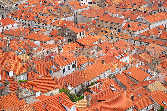Dubrovnik. Udsigt fra bymuren over hustage i den gamle bydel i Dubrovnik; ; Dubrovnik; Kroatien; ; ; Croatien