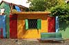 La Boca. Caminito gaden i La Boca i Buenos Aires. Gadens huse er bemalet i farvestr�lende farver  Buenos Aires Argentina Sydamerika  