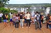 Iguazu vandfaldene. Turister ved begyndelsen af El camino de las cataratas p� den brasilianske side af vandfaldene  Iguazu Brasilien Sydamerika  Vandfald, The Iguazu Falls, Iguaz� Falls, Iguassu Falls, Igua�u Falls, Cataratas del Iguaz�, Cataratas do Igua�u 