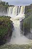 Iguazu vandfaldene. Salto san Martin ved Iguazu vandfaldene - set fra den Argentinske side af vandfaldene  Iguazu Argentina Sydamerika  Vandfald, The Iguazu Falls, Iguaz� Falls, Iguassu Falls, Igua�u Falls, Cataratas del Iguaz�, Cataratas do Igua�u 