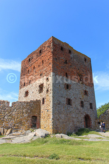 Hammershus. Mantelt�rnet ved Mantelg�rden i Hammershus slotsruin; ; Bornholm; Danmark; ; Sev�rdigheder; Turistattraktion