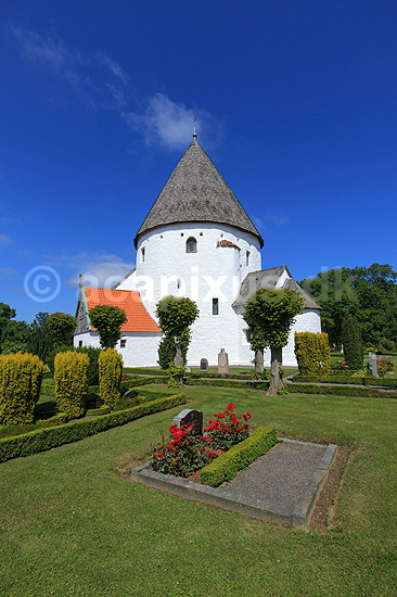 Olsker. Ols kirke - Olsker; ; Olsker / Bornholm; Danmark; ; ; Rundkirke, rundkirker, kirke, kirker, kristendom, religion