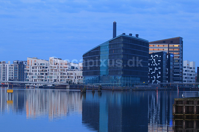Havneholmen. Allerbygningen og lejlighedsbebyggelse p� havneholmen i morgenskumringen; ; K�benhavn; Danmark; ; ; Bybilleder, Aller