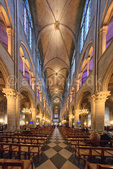Cath�drale Notre-Dame. Hovedskibet i Notre Dame domkirken i Paris; ; Notre Dame / Paris; Frankrig; ; ; Religion, kristendom, Notre Dame Cathedral, 6 Parvis Notre-Dame - Place Jean-Paul II, 75004 Paris, France. Kirker, domkirker, katedral, katedraler