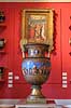 Porcel�n. Vase udstillet p� porcel�nsmuseet Cite de la ceramique Sevres et Limoges  Manufacture nationale de Sevres / Paris Frankrig   Sev�rdigheder, museer, karamik, kunst, udstilling