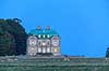 Eremitage Slottet. Solnedgangen spejler sig i vinduerne i Eremitage Slottet i aftenskumring  J�gersborg Dyrehave / Sj�lland    slotte jagtslotte sev�rdigheder Eremitageslottet