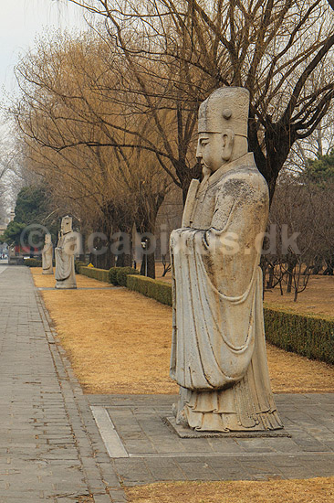 Ming Tomb. Spirit Way, eller Sacred Way, med menneskelige og dyriske vogtere leder ind til Ming Tombs; ; Spirit Way / Beijing; Kina; ; ; Ming Tombs, mausoleum, kejser, necropolis, UNESCO World Heritage site