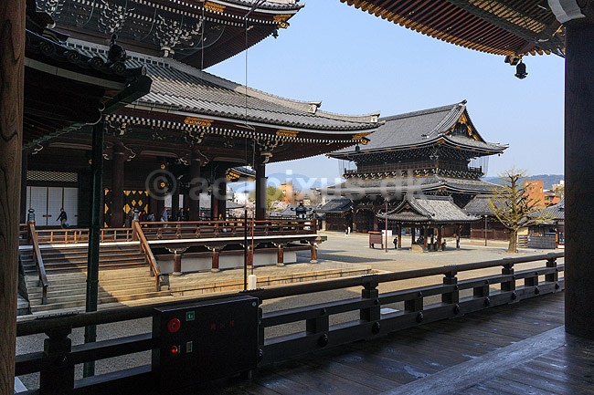 Higashi Hongan-ji. Det buddistiske Higashi Hogan-ji templet i Kyoto; ; Higashi Hongan-ji / Kyoto; Japan; ; ; templer buddisme buddhism Higashi Honganji