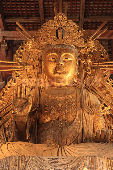 Todai-ji Nara. Buddafigur, Nyoirin-kannon , i Daibutsu-den hall i Todai-ji templet i Nara ; ; Todai-ji / Nara; Japan; Asien; ; templer buddisme buddhism buddistisk, Todaiji