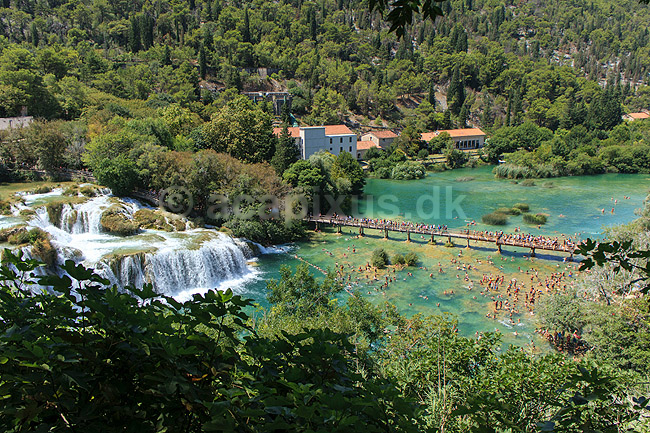 Krka National Park. Badende ved vandfald i Krka National Park; ; Krka National Park; Kroatien; ; ; Nationalparker, badning, vand, turisme, sighseeing, ferie, sommer