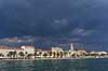 Split. Palmer langs havnepromendaen, Obala Hrvatskog narodnog preporoda, i Split  Split Kroatien   Havn, havne, skyer, overskyet, turistm�l
