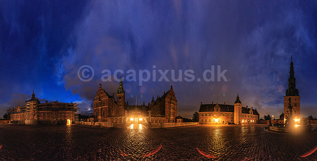 Frederiksborg. 360 graders panorama fra den ydre g�rdsplads p� Frederiksborg Slot.; ; Hiller�d; Danmark; ; sev�rdigheder; slotte, arkitektur, borge, panoramaer