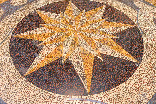 Basilica di San Petronio. Mosaik i gulvet i Basilica di San Petronio i Bologna; ; Basilica di San Petronio / Bologna; Italien; ; ; Domkirker, kirker