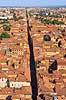 Bologna. Hustage i den gamle bydel i Bologna set fra toppen af Torre degli Asinelli  Bologna Italien   Landskaber, cityscape