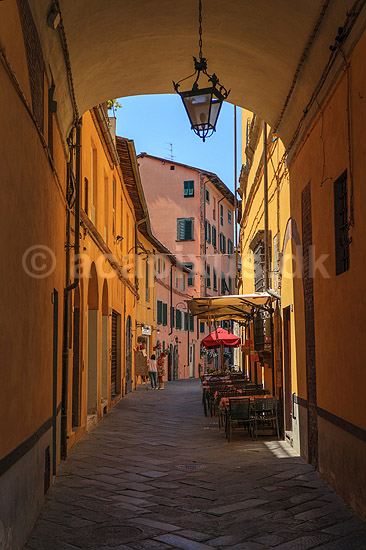 Lucca. Idyllisk gade i Lucca; ; Lucca / Toscana; Italien; ; ; Toscany, toscansk, turisme, sightseeing