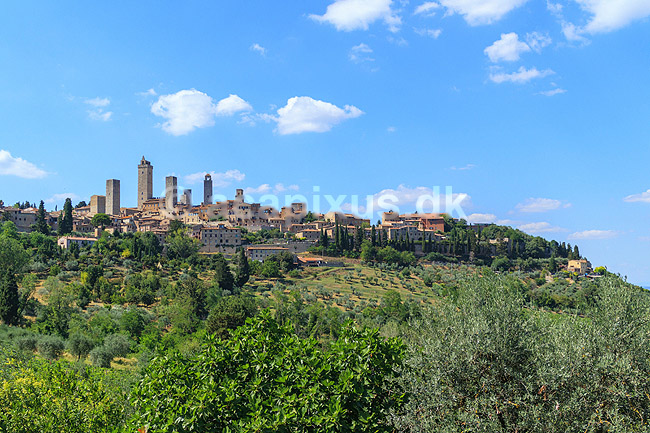 San Gimignano. San Gimignano - byen med de mange t�rne i landskabet i Toscana; ; San Gimignano / Toscana; Italien; ; ; Toscany, toscansk, turisme, sightseeing