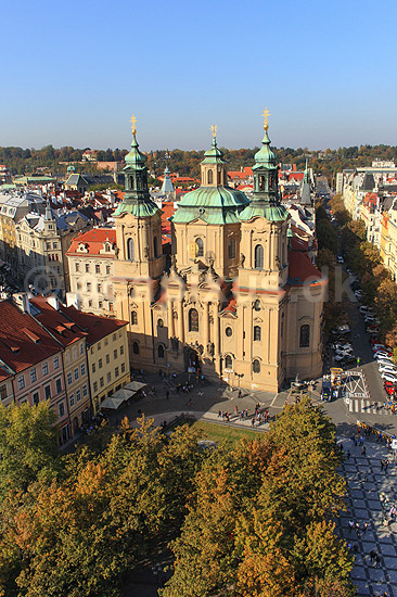 Sankt Nikolavs Kirke. St. Nicholas' Church - Kostel sv. Mikul�e - i Prag; ; Starom?stsk� n�m / Prag; Tjekkiet; ; ; St. Nicholas' Church, Starom?stsk� n�m. 1101, 110 00 Star� M?sto, Czechia