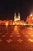 Prag. Den Gamle R�dhusplads - Starom?stsk� n�m?st� - med Tyn kirken i baggrunden - Chr�m Matky Bo�� p?ed T�nem  Prag Tjekkiet   Sev�rdigheder