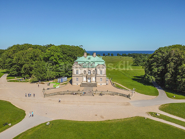 Eremitage Slottet. Eremitage Slottet i Dyrehaven; ; J�gersborg Dyrehave / Sj�lland; ; ; ; slotte jagtslotte sev�rdigheder parker