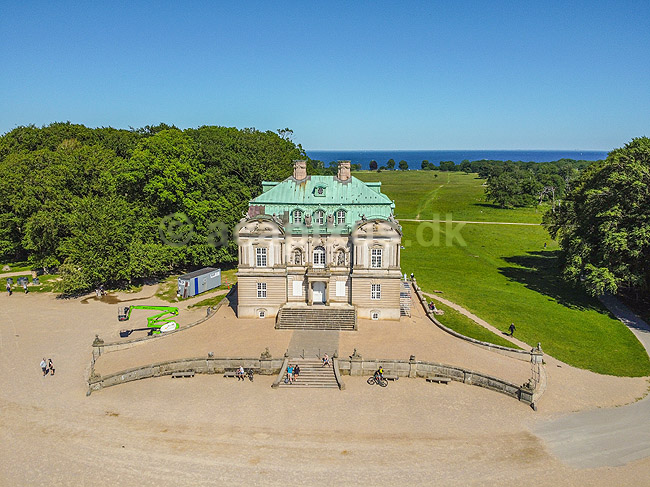 Eremitage Slottet. Eremitage Slottet i Dyrehaven; ; J�gersborg Dyrehave / Sj�lland; ; ; ; slotte jagtslotte sev�rdigheder parker
