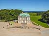 Eremitage Slottet. Eremitage Slottet i Dyrehaven  J�gersborg Dyrehave / Sj�lland    slotte jagtslotte sev�rdigheder parker