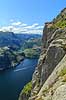 Preikestolen. Fjeldvandrere p� Preikestolen over Lysefjorden  Preikestolen / Forsand / Stavanger Norge   Vandring, vandretur, fjeldvandring, Pulpit Rock, turisme