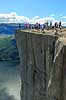Preikestolen. Fjeldvandrere p� Preikestolen over Lysefjorden  Preikestolen / Forsand / Stavanger Norge   Vandring, vandretur, fjeldvandring, Pulpit Rock, turisme