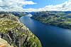 Lysefjorden. Landskabet n�r Preikestolen med Lysefjord i baggrunden  Preikestolen / Forsand / Stavanger Norge   Vandring, vandretur, fjeldvandring