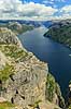Preikestolen. Fjeldvandrere p� Preikestolen over Lysefjorden  Preikestolen / Forsand / Stavanger Norge   Vandring, vandretur, fjeldvandring, Pulpit Rock, turisme
