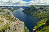 Preikestolen. Fjeldvandrere p� Preikestolen over Lysefjorden  Preikestolen / Forsand / Stavanger Norge   Vandring, vandretur, fjeldvandring, Pulpit Rock, turisme