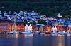 Bergen. Bryggen i Bergen i skumringen  Bergen Norge   Turisme, sev�rdigheder