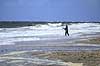 Lystfisker. Lystfisker fisker efter pigvar fra stranden n�r Hvidesande  Vesterhavet / Hvidesande Danmark   Fiskeri, lystfiskeri, kystfiskeri, fiskestang, sportsfisker, sportsfiskeri