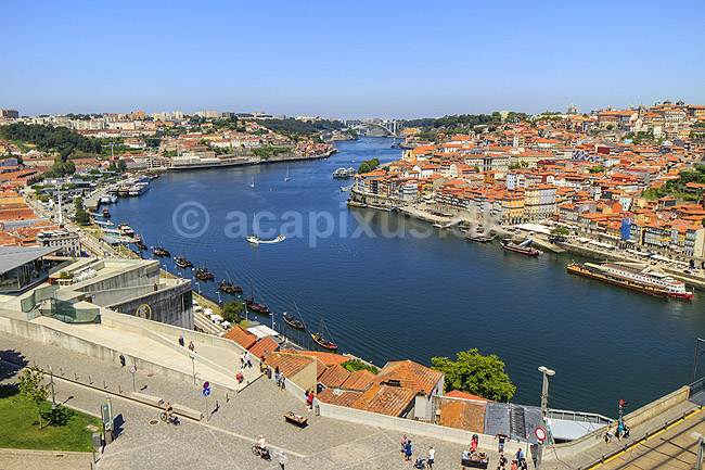 Porto. Floden Duoro l�ber imellem byerne Porto (th) og Vila Nova de Gaia (tv); ; Vila Nova de Gaia / Porto; Portugal; ; ; 