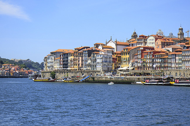 Porto. Duoro floden og den gamle bydel Ribeira i Porto; ; Porto; Portugal; ; ; Bybilleder, floder