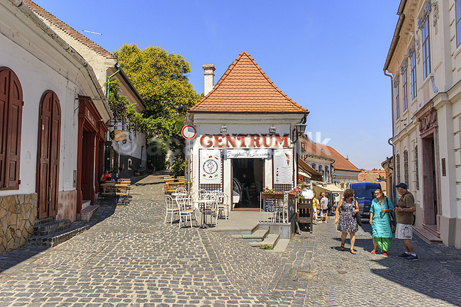 Szentendre. Landsbyen Szentendre nord for Budapest er et yndet udflugtsm�l fra storbyen med mange sm� butikker, cafeer og restauranter; ; Szentendre; Ungarn; ; ; 