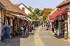 Szentendre. Landsbyen Szentendre nord for Budapest er et yndet udflugtsm�l fra storbyen med mange sm� butikker, cafeer og restauranter  Szentendre Ungarn   